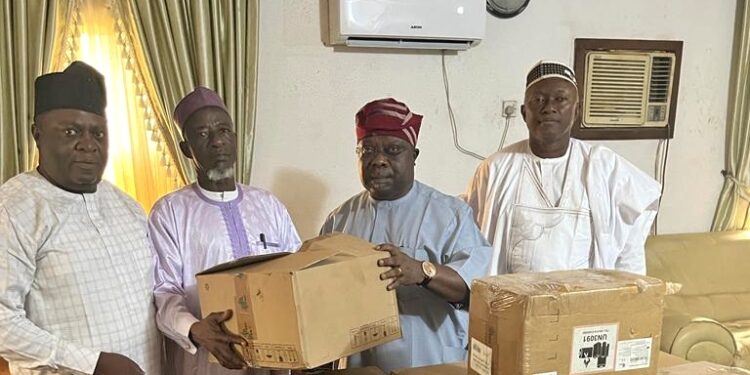 Sen. Iyiola Omisore Donates BiPAP Machines and Airways Devices to Enhance Healthcare at OAUTHC