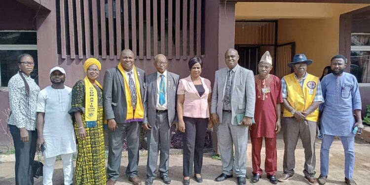 LIONS CLUB INT. MARKS WORLD AIDS DAY WITH PATIENTS