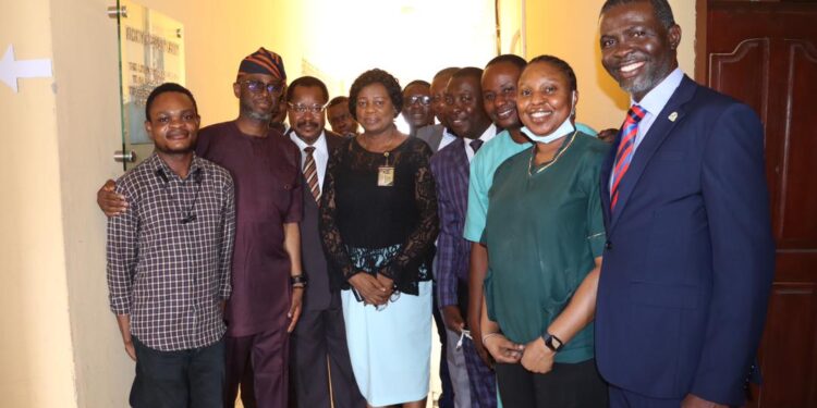 OAU Dental Alumni Class of 2010 Donates E-Library to OAUTHC Dental Centre